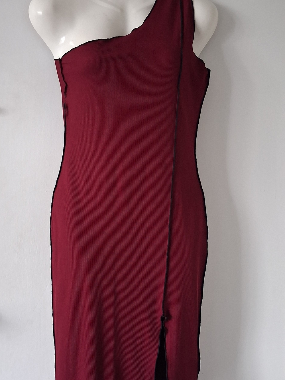 One-Shoulder Burgundy Bodycon Dress
